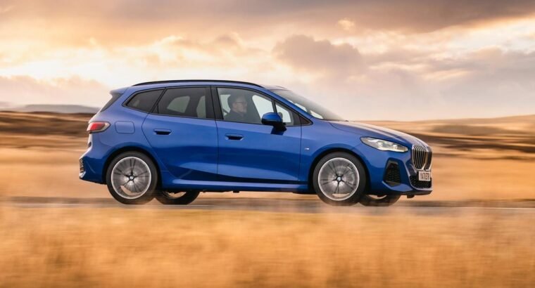 سيارة بي إم دبليو الفئة الثالثة الرياضية والأنيقة للبيع